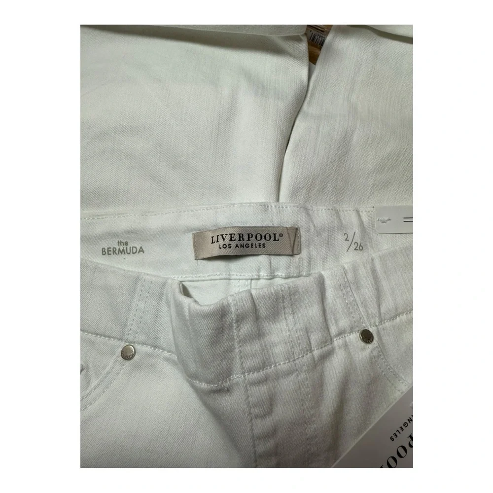 Liverpool Los Angeles Chloe Pull-On Bermuda Shorts – Bright White Size 2/26 NWT